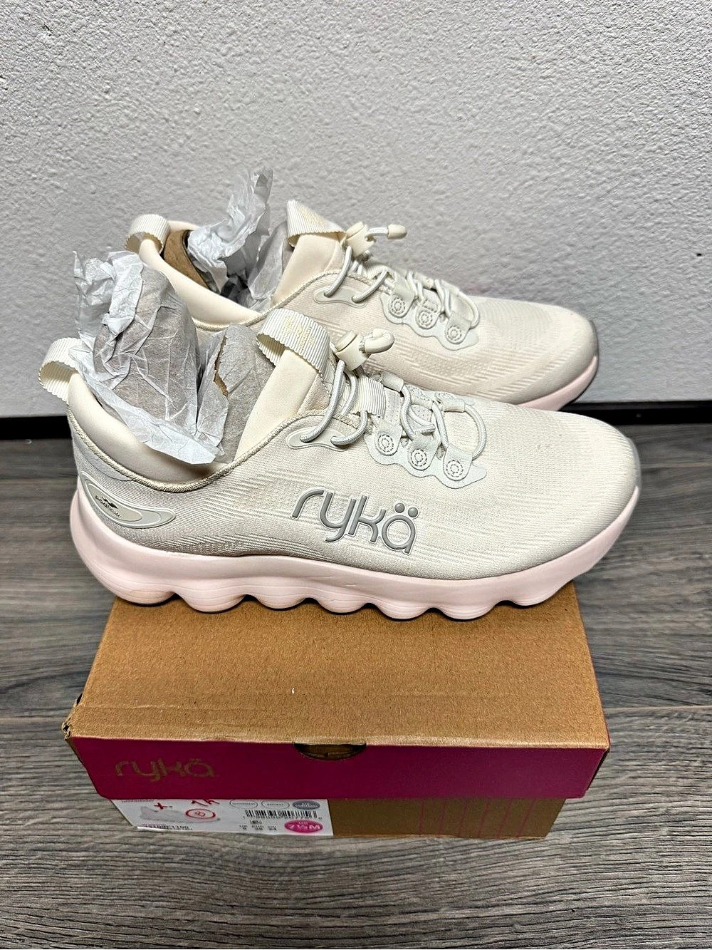Ryka Podflow Lace Slip-On Sneaker Athletic Shoes Cream & Pink US 7.5